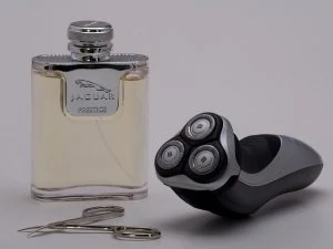 Still life aftershave and razor